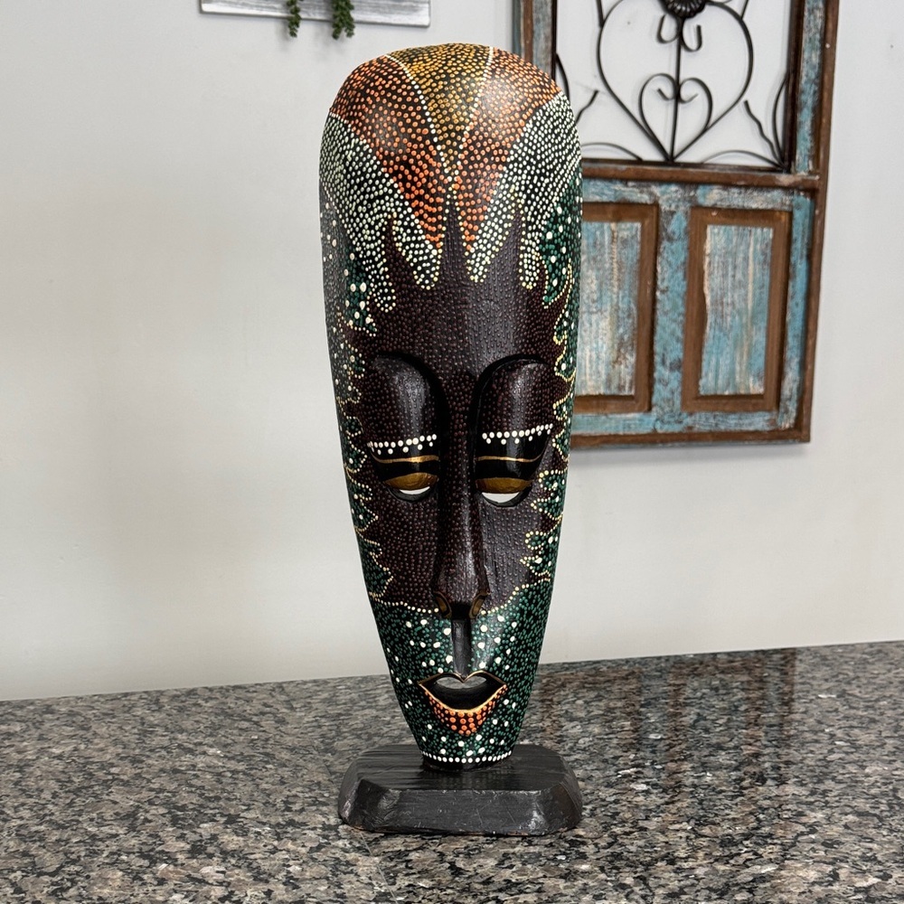 Hand Crafted Vibrant wooden carved Mask Sculpture - Black, Green, Orange - Picture 11 of 14